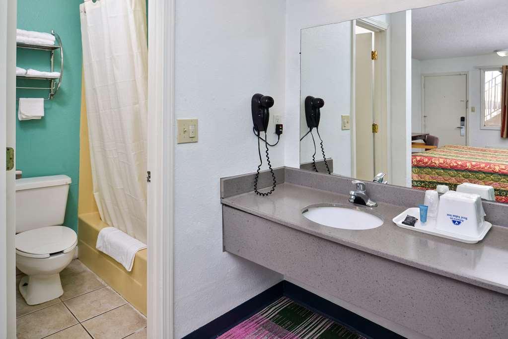 إنديانابوليس Indy Southwestern Inn-South الغرفة الصورة