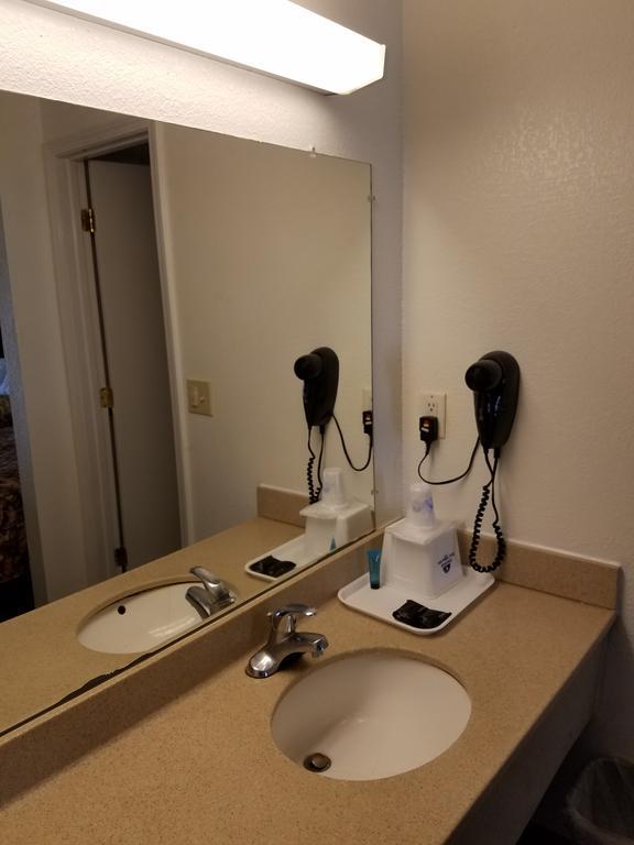إنديانابوليس Indy Southwestern Inn-South المظهر الخارجي الصورة
