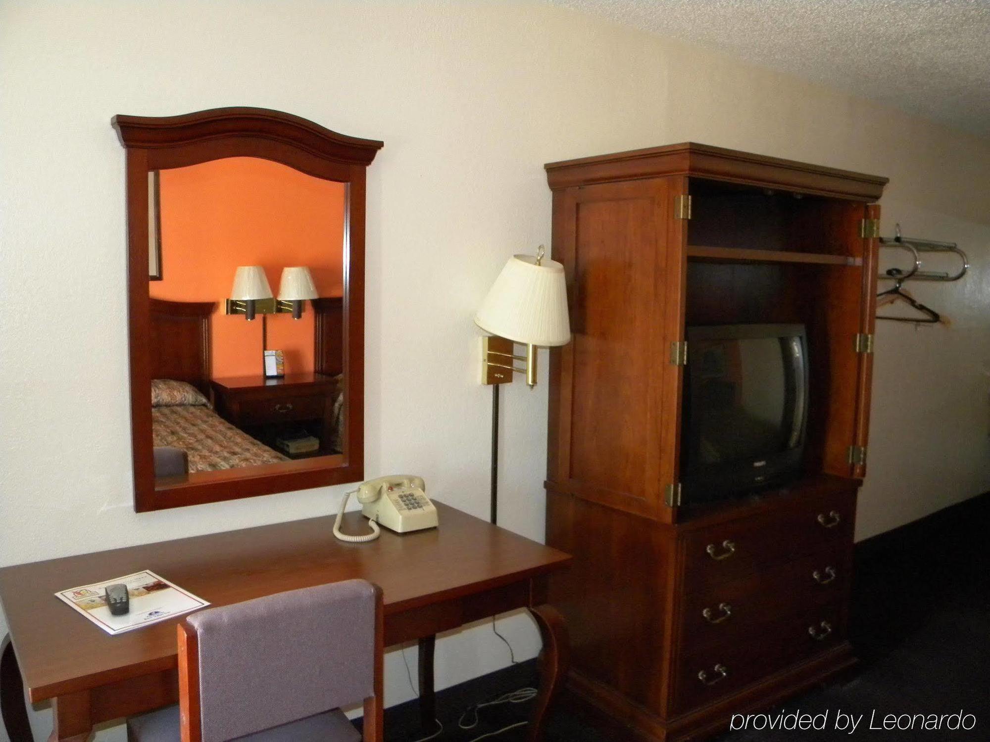 إنديانابوليس Indy Southwestern Inn-South الغرفة الصورة