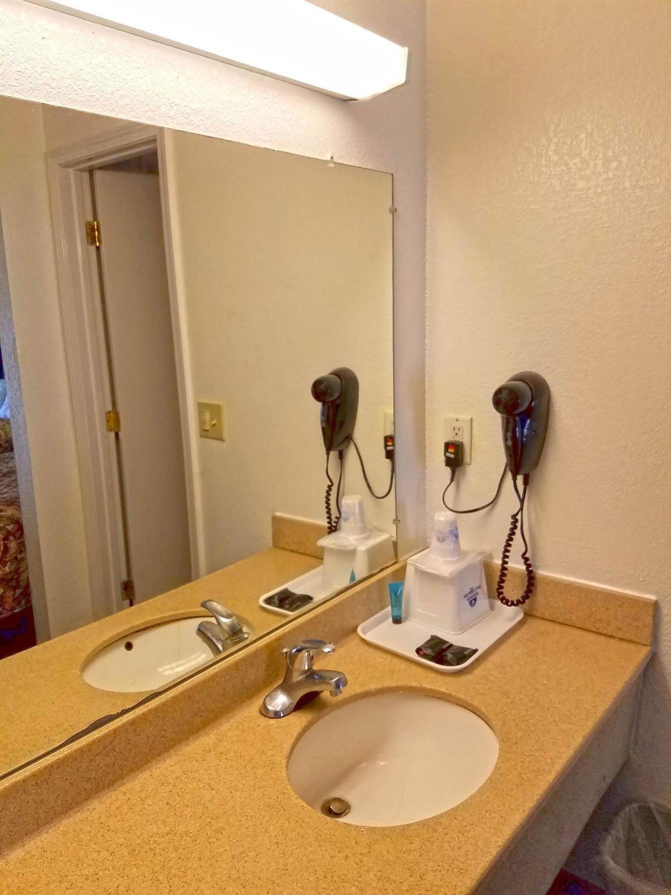 إنديانابوليس Indy Southwestern Inn-South المظهر الخارجي الصورة
